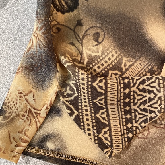 Ricki’s - Ladies blouse with a ruffles lace up neckline. Size. M - Picture 5 of 9